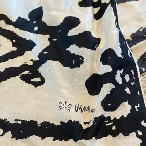 Vera Neumann Silk Rectanglar Scarf Black Ivory